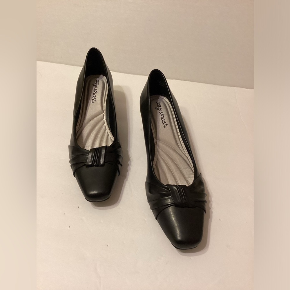Easy Street Women’s Pumps Size 8M
